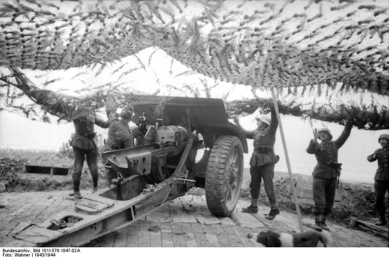 German field gun crew Italy 1943/44