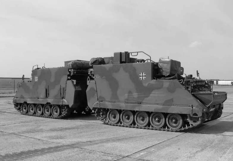 German M577 tracked armoured command post vehicle