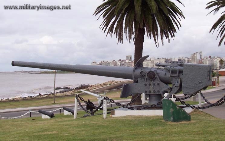 Graf Spee, 150mm gun, in Montevideo,Uruguay