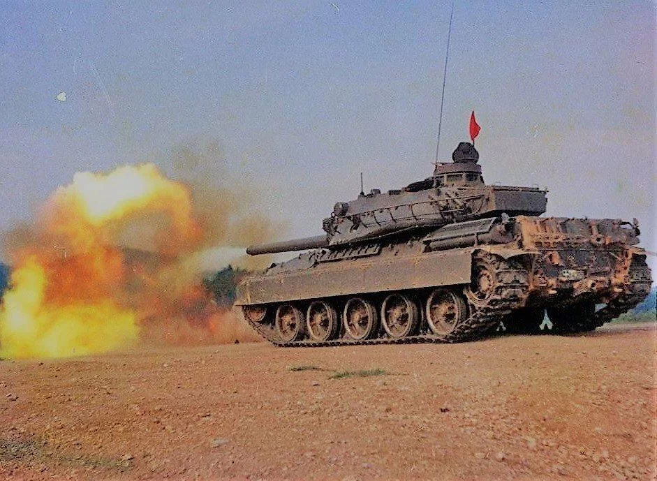 Greek AMX-30B firing drills, 1991.