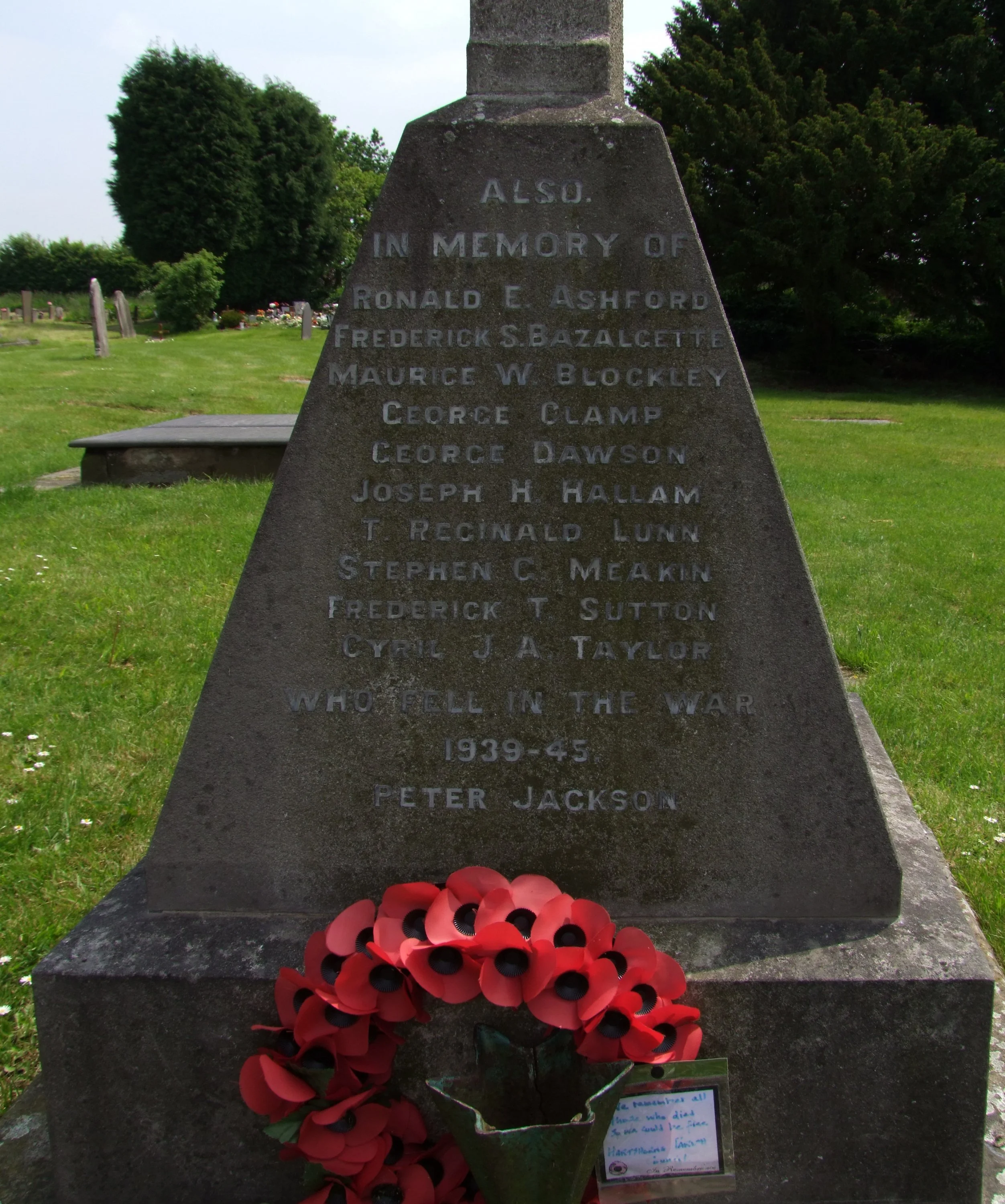 HARTSHORNE WAR MEMORIAL DERBYSHIRE