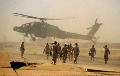 Helicopter in Iraq unloading men