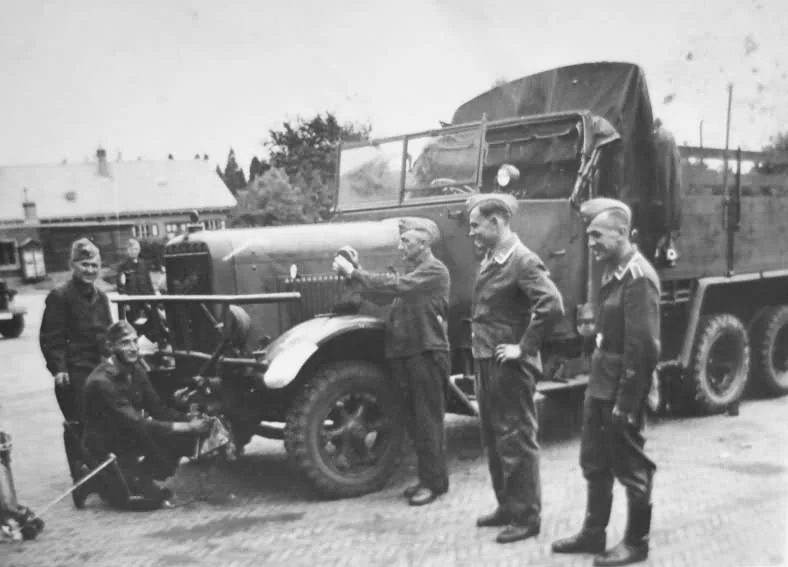 Henschel_33G_wehrmacht_truck