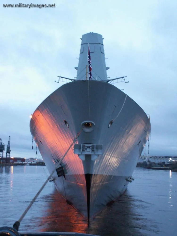 HMS Dauntless