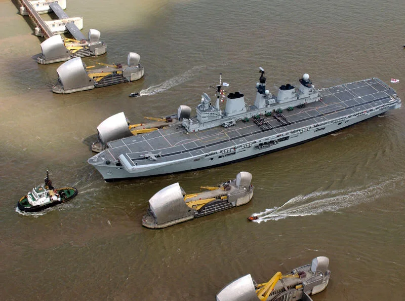 HMS Illustrious | A Military Photo & Video Website