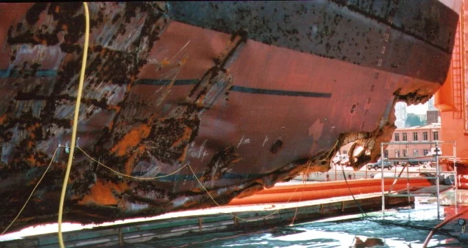 HMS Nottingham bow damage