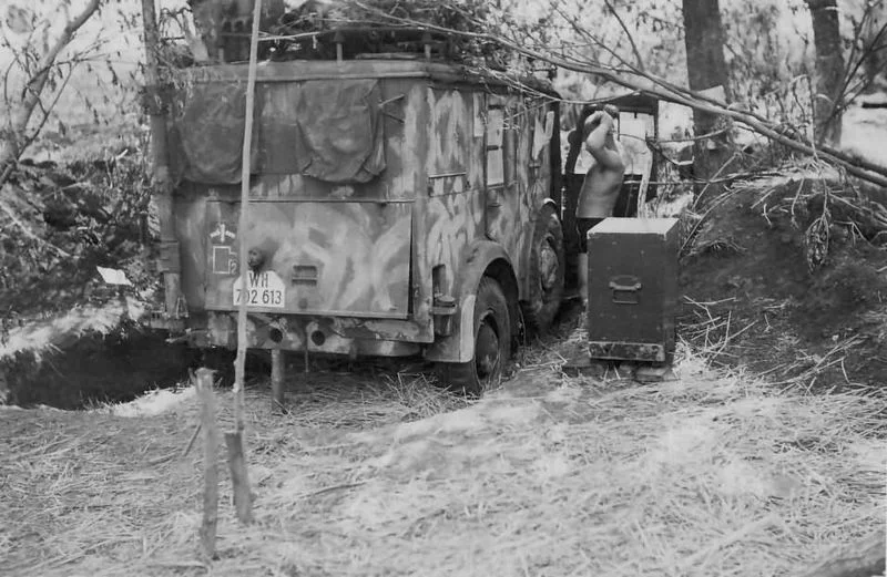 Horch_901_Kfz_17_radio_car