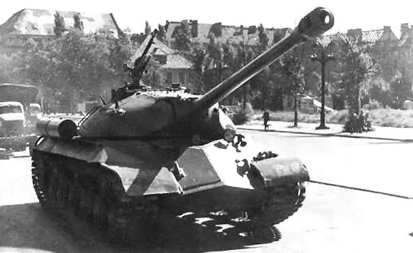 Iosif Stalin 3 (IS-3) Tank