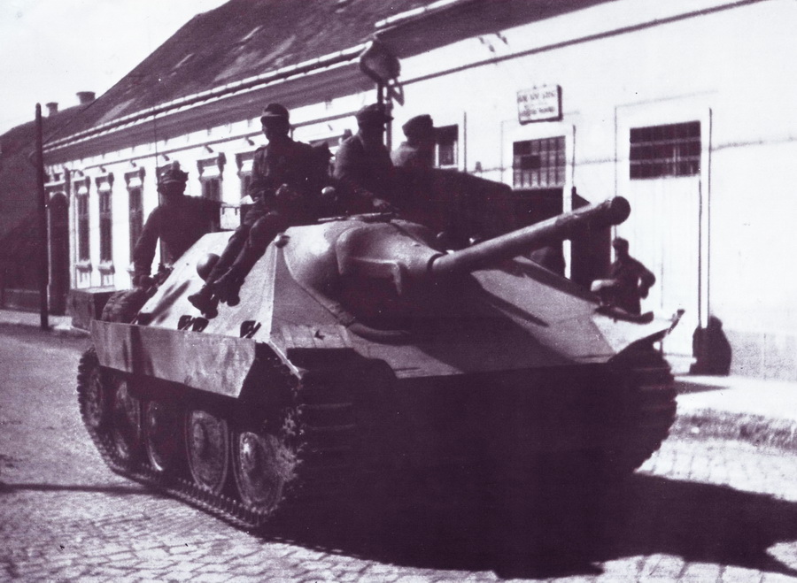 Jagdpanzer 38(t) Hetzer Tank Destroyer