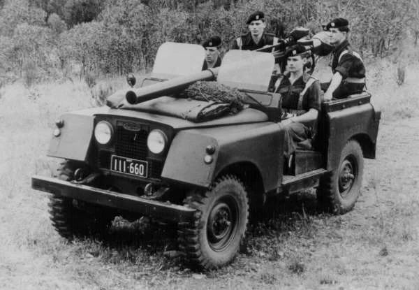 Land Rover Series II 88 Gunbuggy with RCL 106 mm