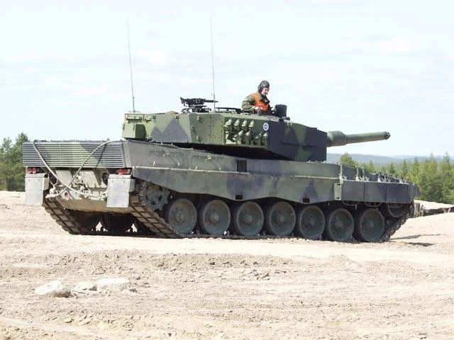 Leopard 2 A4 under camo  A Military Photos & Video Website