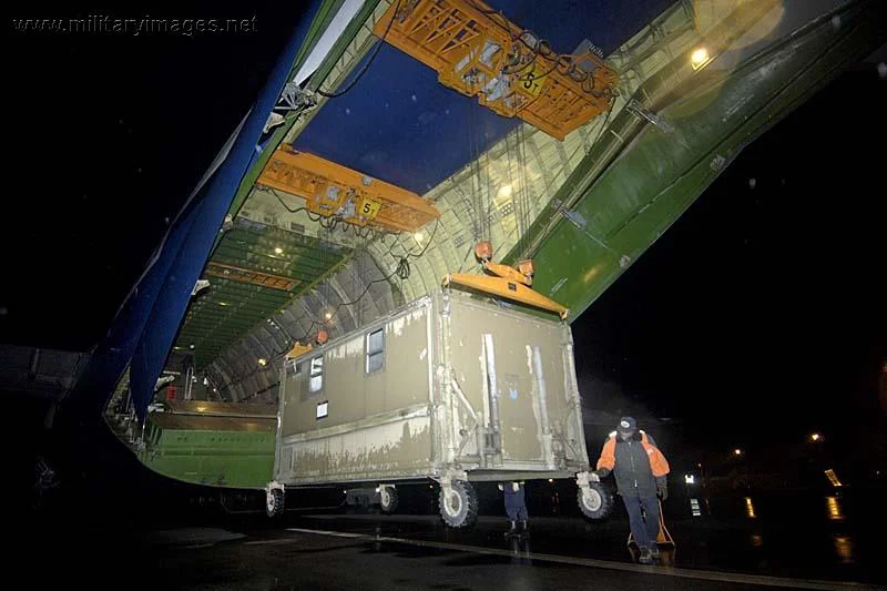 Loading an AN-124