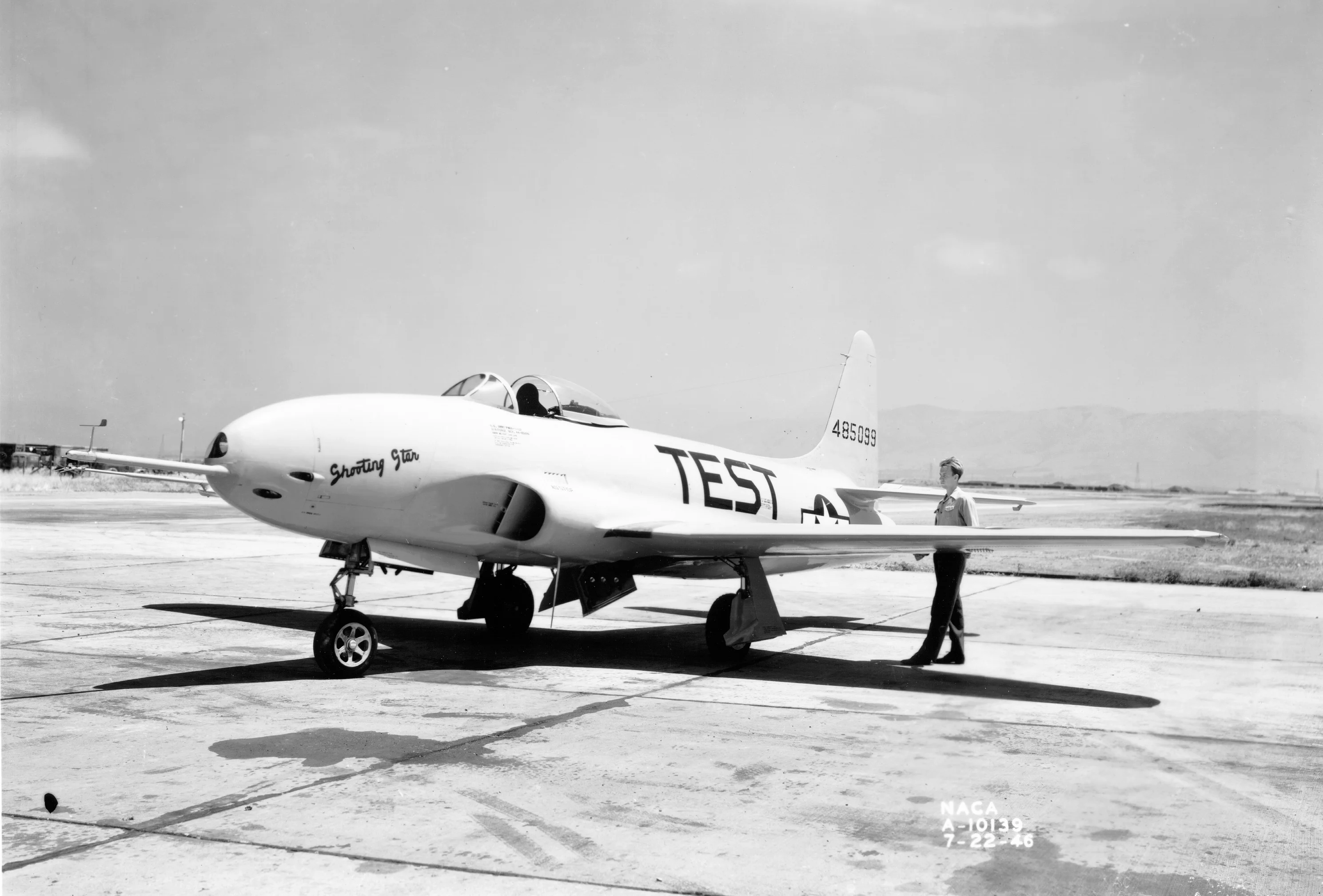 Lockheed P-80A Shooting Star Ames Aeronautical Laboratory, Moffett Field, California 44-85099.jpg