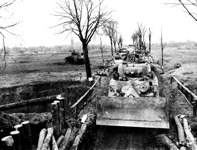 M4 Sherman and M1A1 Dozer blade