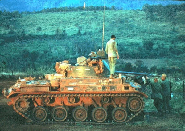 M42A1 Duster - Twin 40mm guns