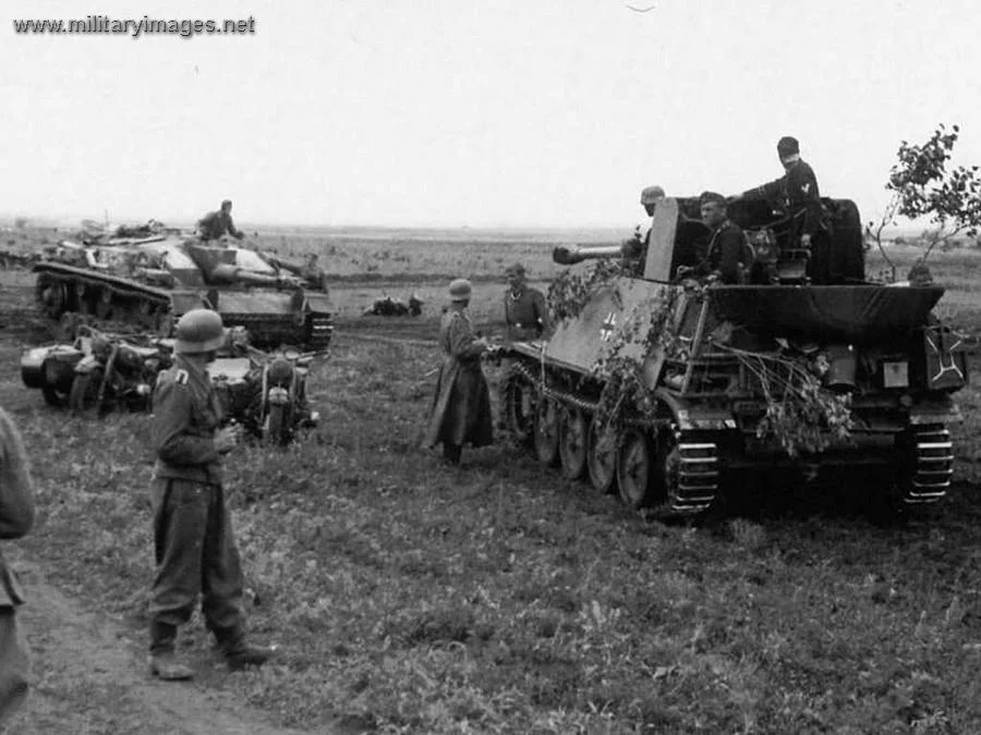 Marder II and StuG III Ausf F8 | A Military Photos & Video Website