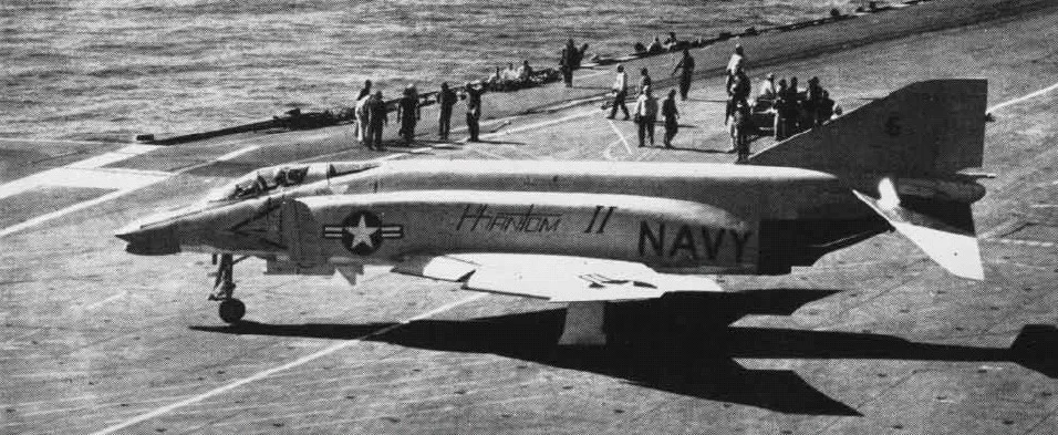 McDonnell_F4H-1F_Phantom_II_aboard_USS_Independence_(CVA-62),_in_1960