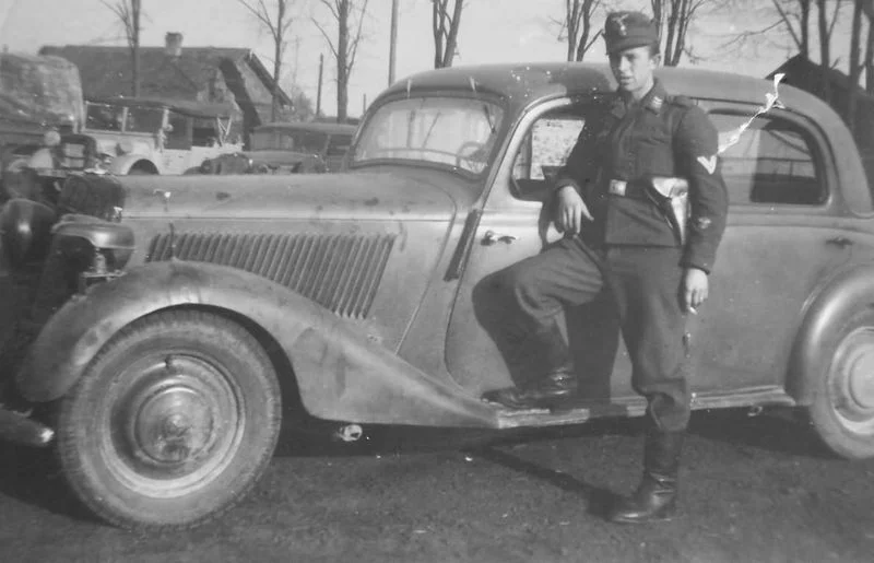 Mercedes_Benz_170_V_Limousine_of_Luftwaffe