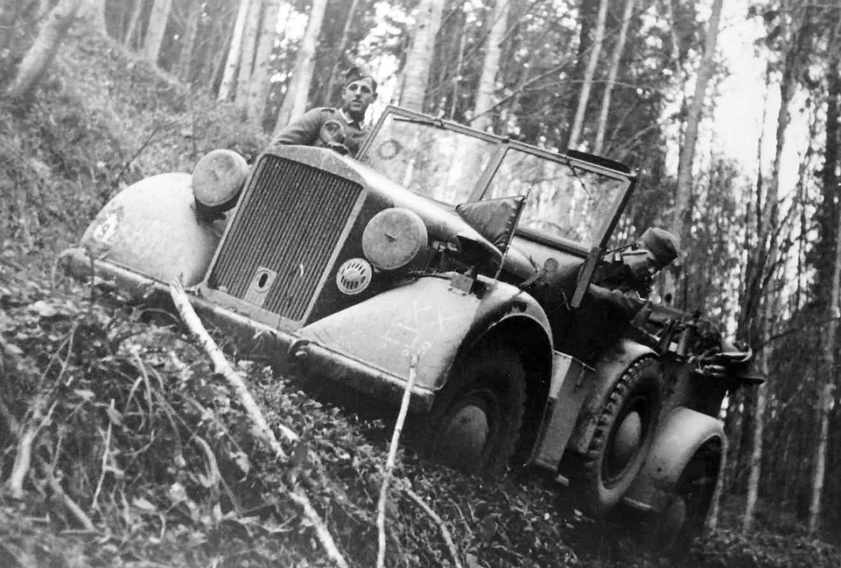 Mittlerer_EinheitsPKW_Horch_901_der_Wehrmacht