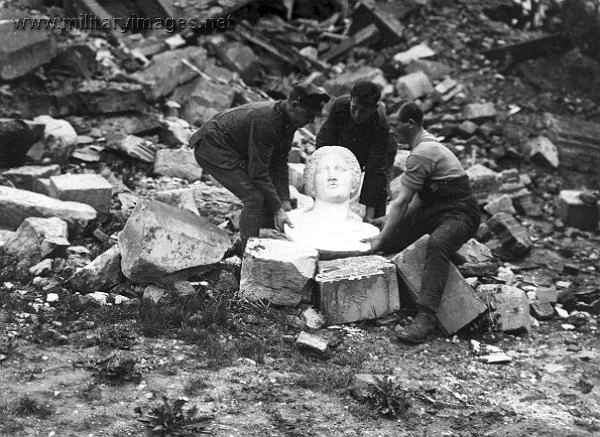 Moving a statue's head