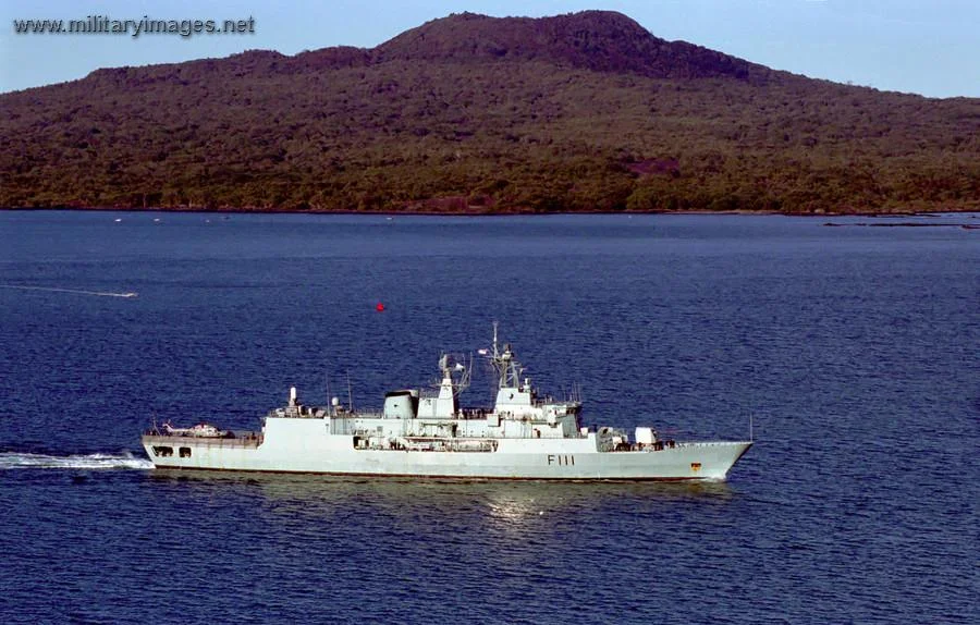 New Zealand Navy - frigate HMNZS Te Mana