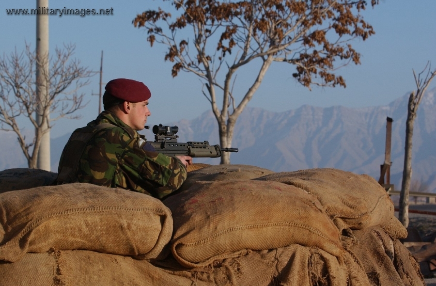 Paratrooper guards an ISAF facility in Kabul