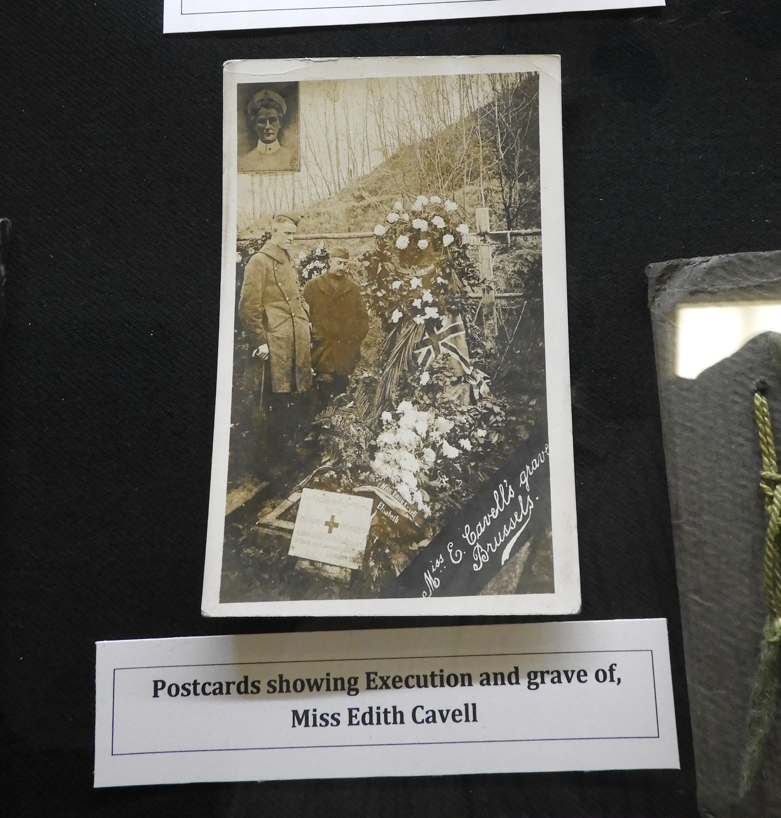 Postcard of Miss Edith Cavell grave
