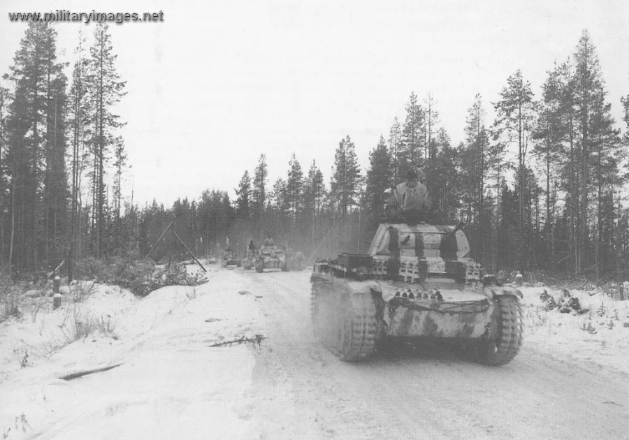 Pz.Kpfw II -tanks with winter camouflage in Kiestinki