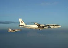 RAAF_EB-707_(33_Sqn)_refuelling_a_US_Navy_F-A-18_Hornet_(VFA-131).jpg