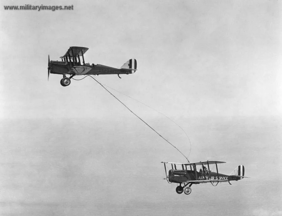 Refueling in mid-air June 1923