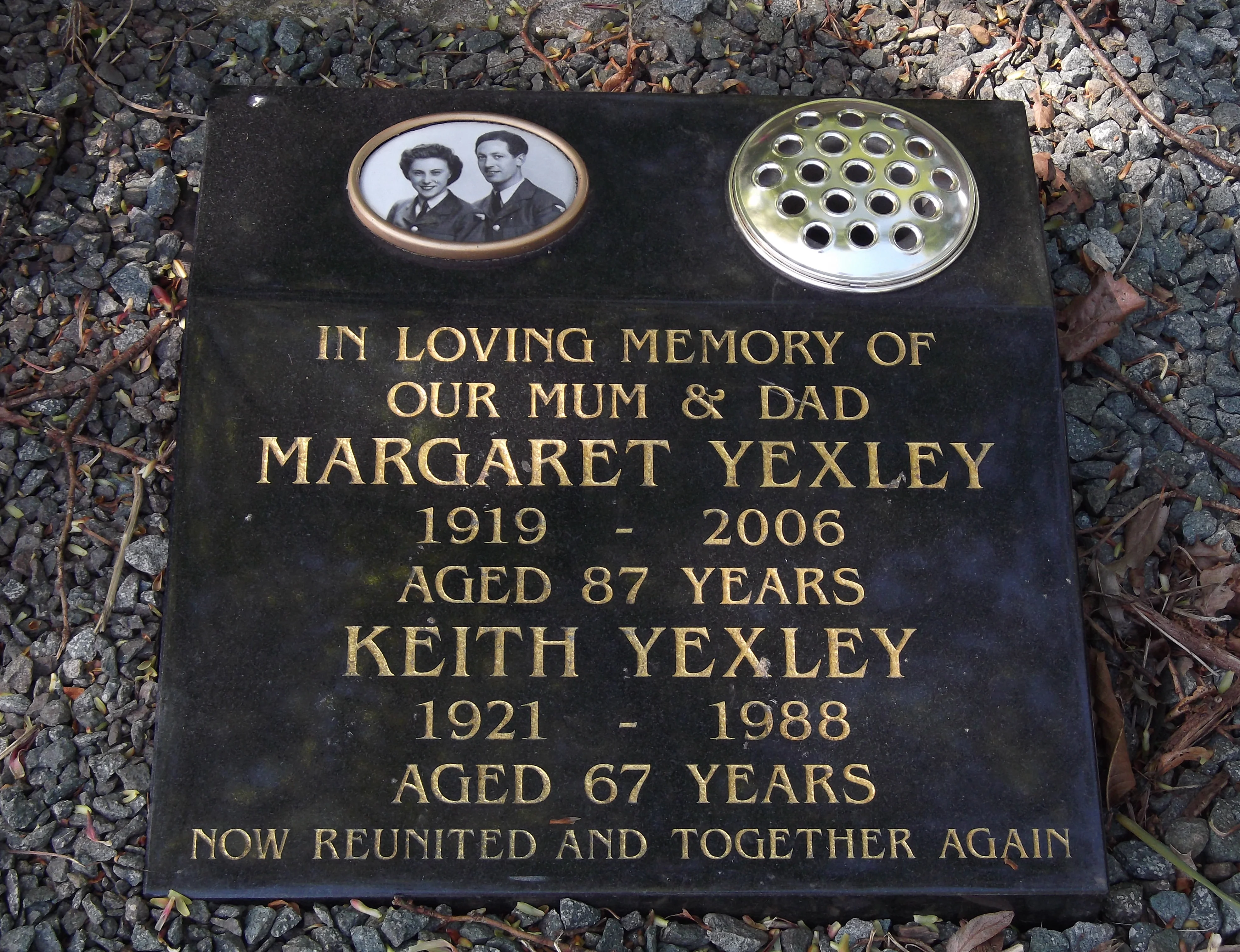 Robert and Margeret YEXLEY  (1)