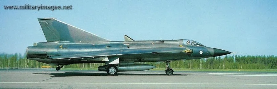 Saab 35 Draken at Oulu in May 1992 - Finnish Air Force