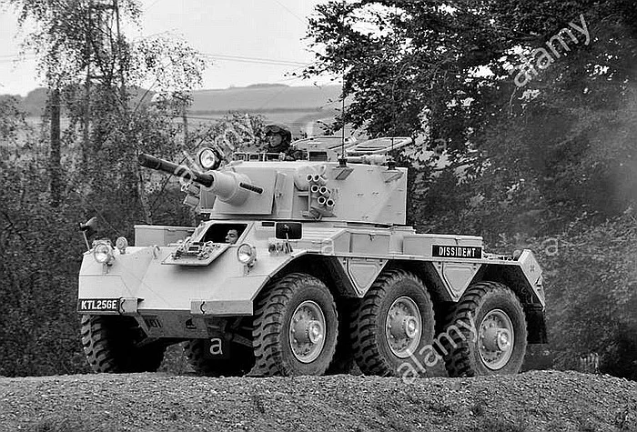 Saladin-british-military-vehicle-built-by-alvis-BE4WM1