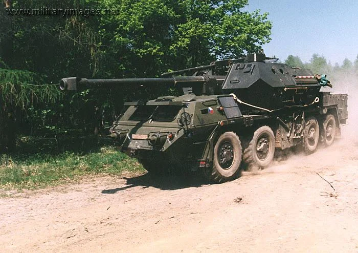 SP Gun Howitzer 152 mm type 77 - Czech Army