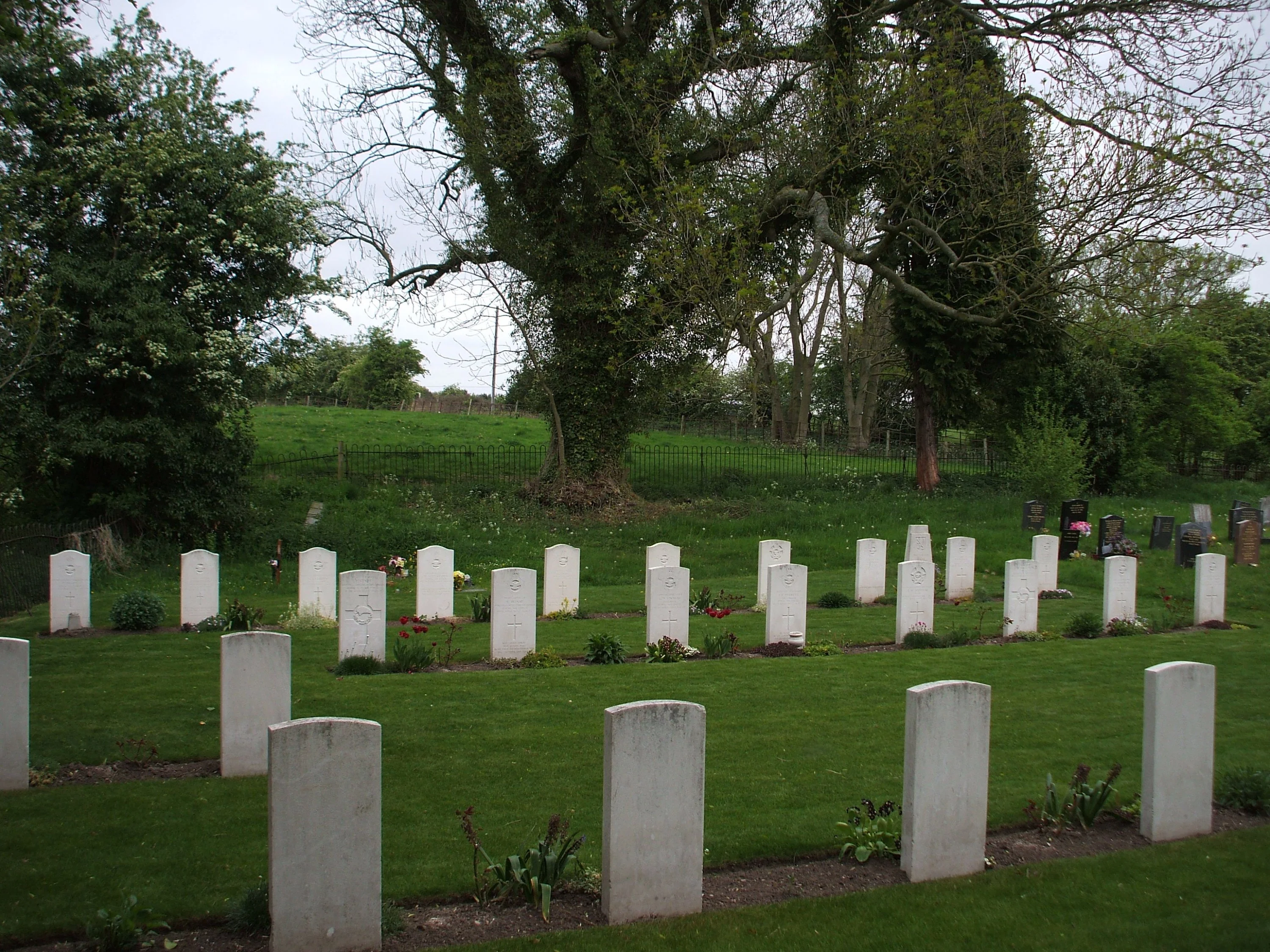 STOKE UPON TERN ST PETER'S CHURCHYARD, SHROPSHIRE (2)