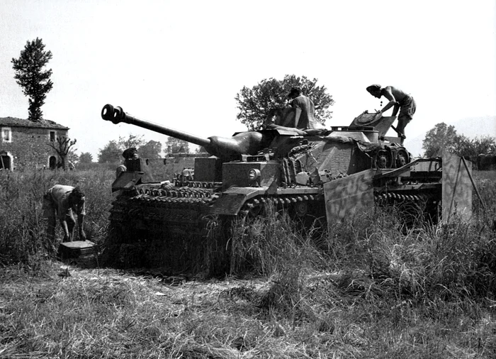 Stug-iv-sdkfz167-of-panzer-abteilung-190-90panzergrenadier-division_8303057421_o