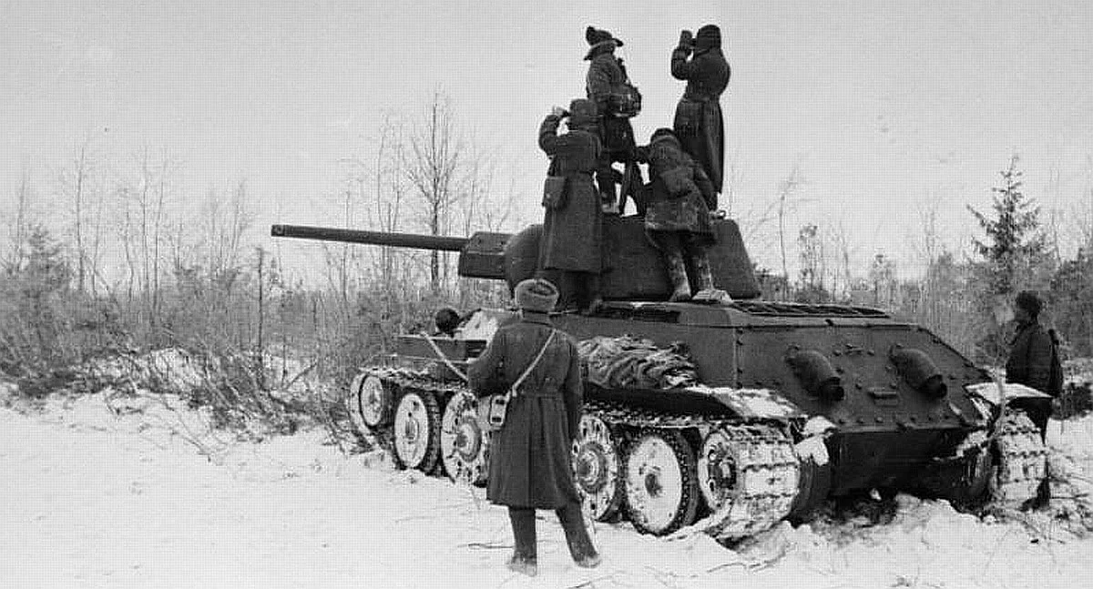 T-34-aboard-sno