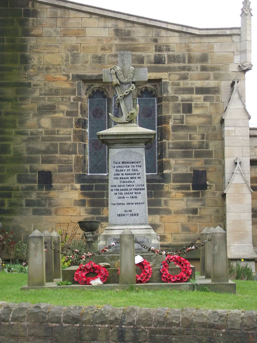 Tibshelf War Memorial Derbyshire | MilitaryImages.Net