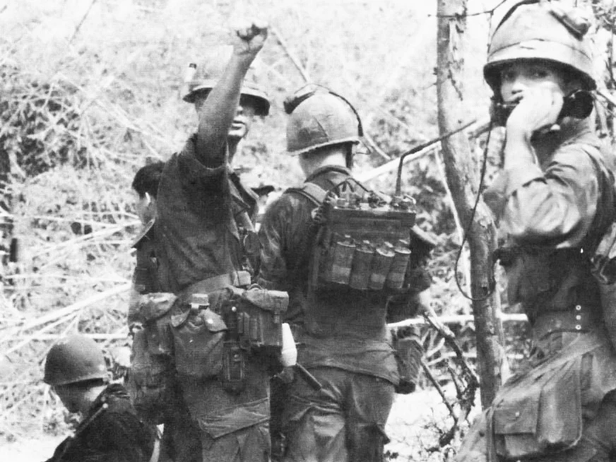 Vietnam War Combat Signalmen with task force Oregon | A Military Photo ...