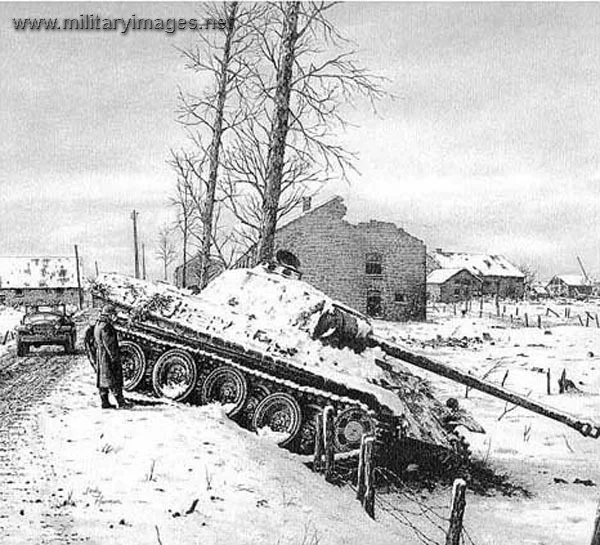 wwII vehicle art