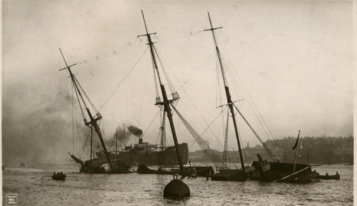 Wreck_of_Wellesley_1914.JPG