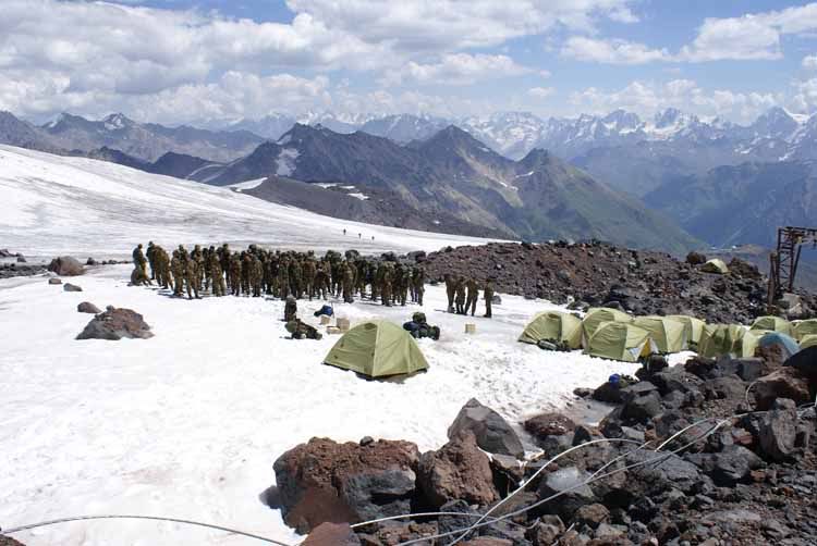 elbrus_camp.jpg