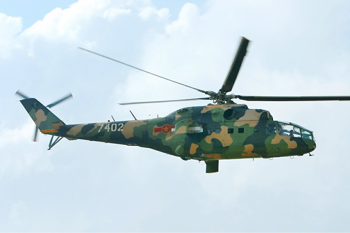 Vietnamese_Air_Force_Mil_Mi-24A_MRD.jpg